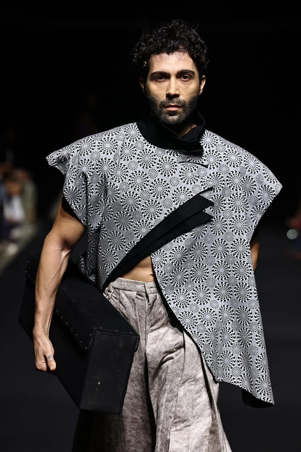 Look 03, print