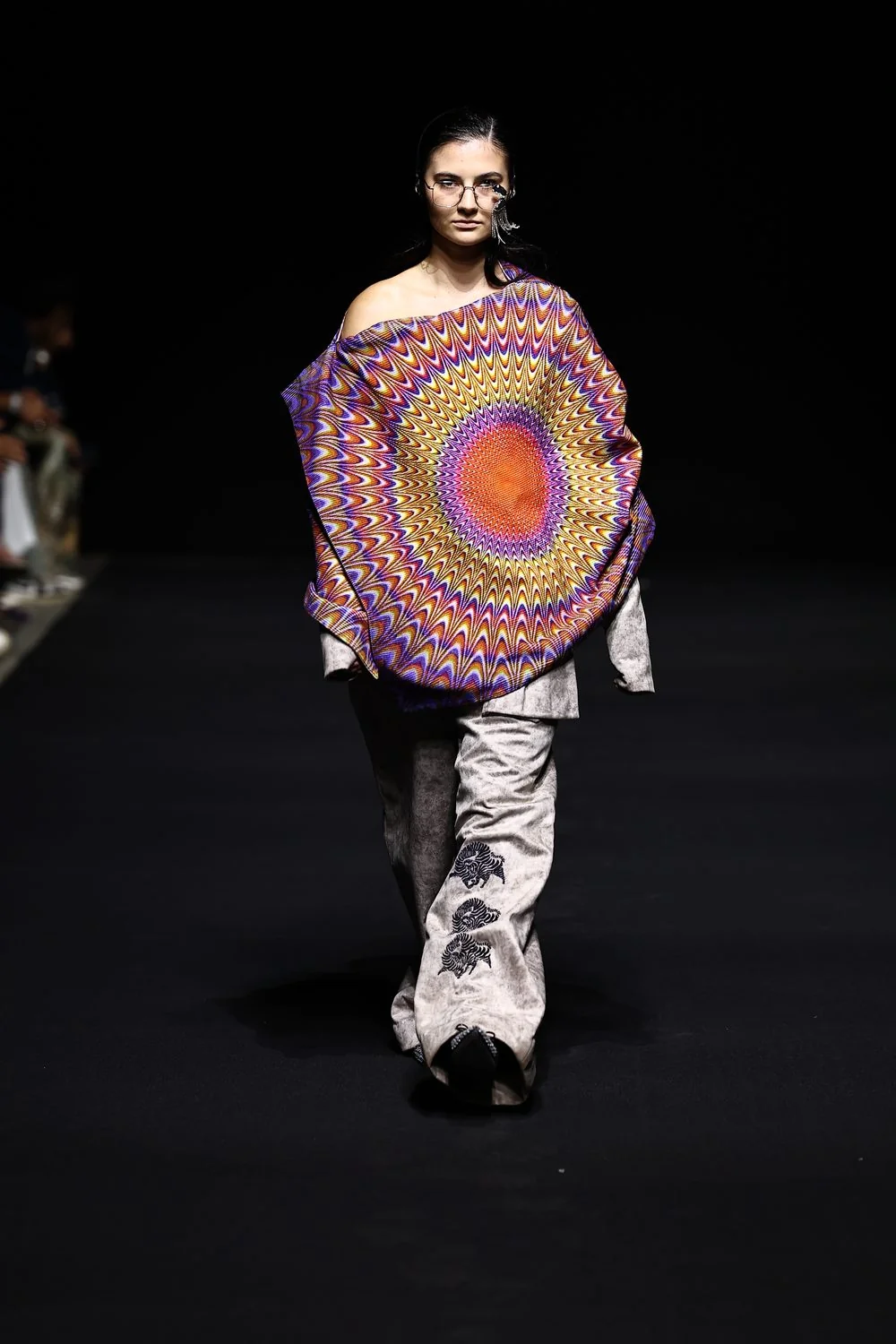 Look 04, runway
